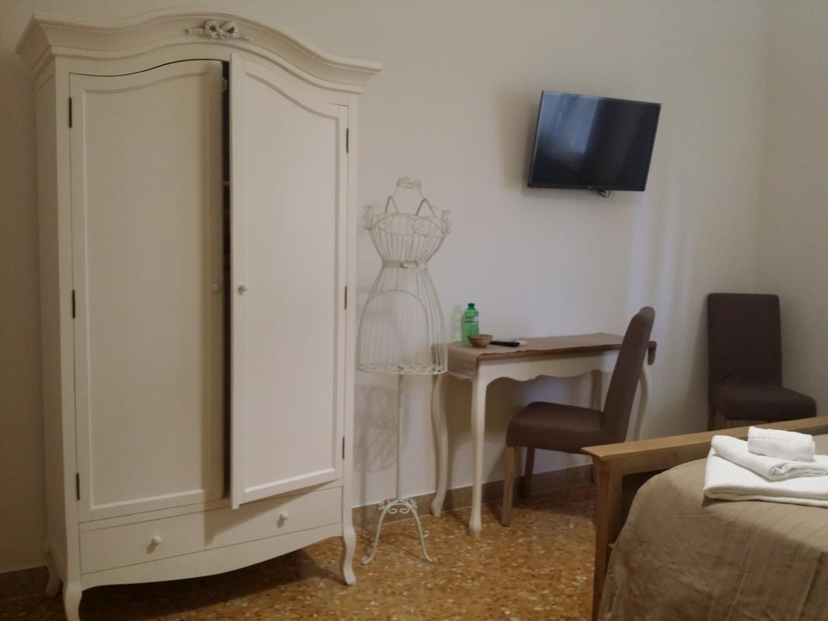 Piazza Marina Acomodação com café da manhã 